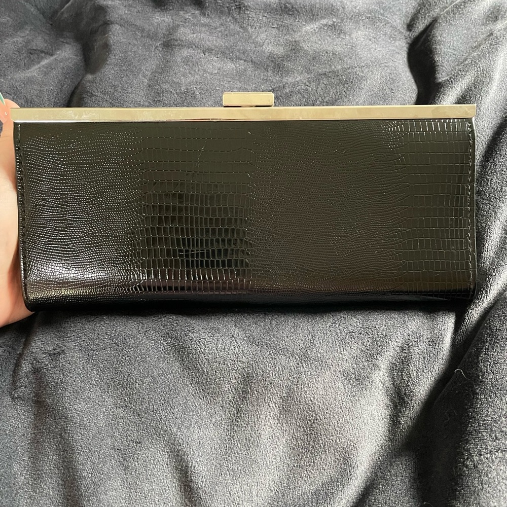 Style & Co Scaled pattern clutch